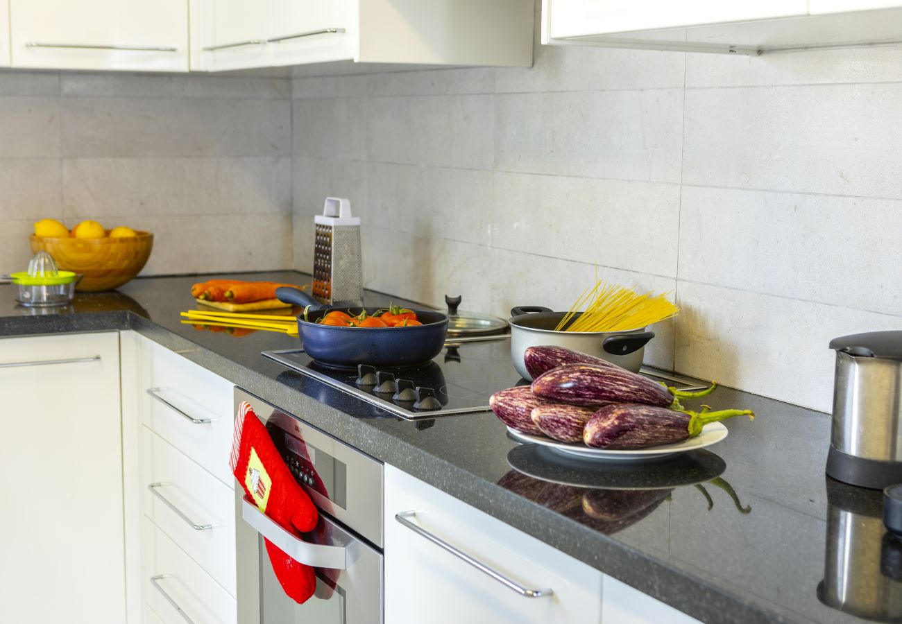 Apartment in Limassol - Limassol Olimpia Beach Suite