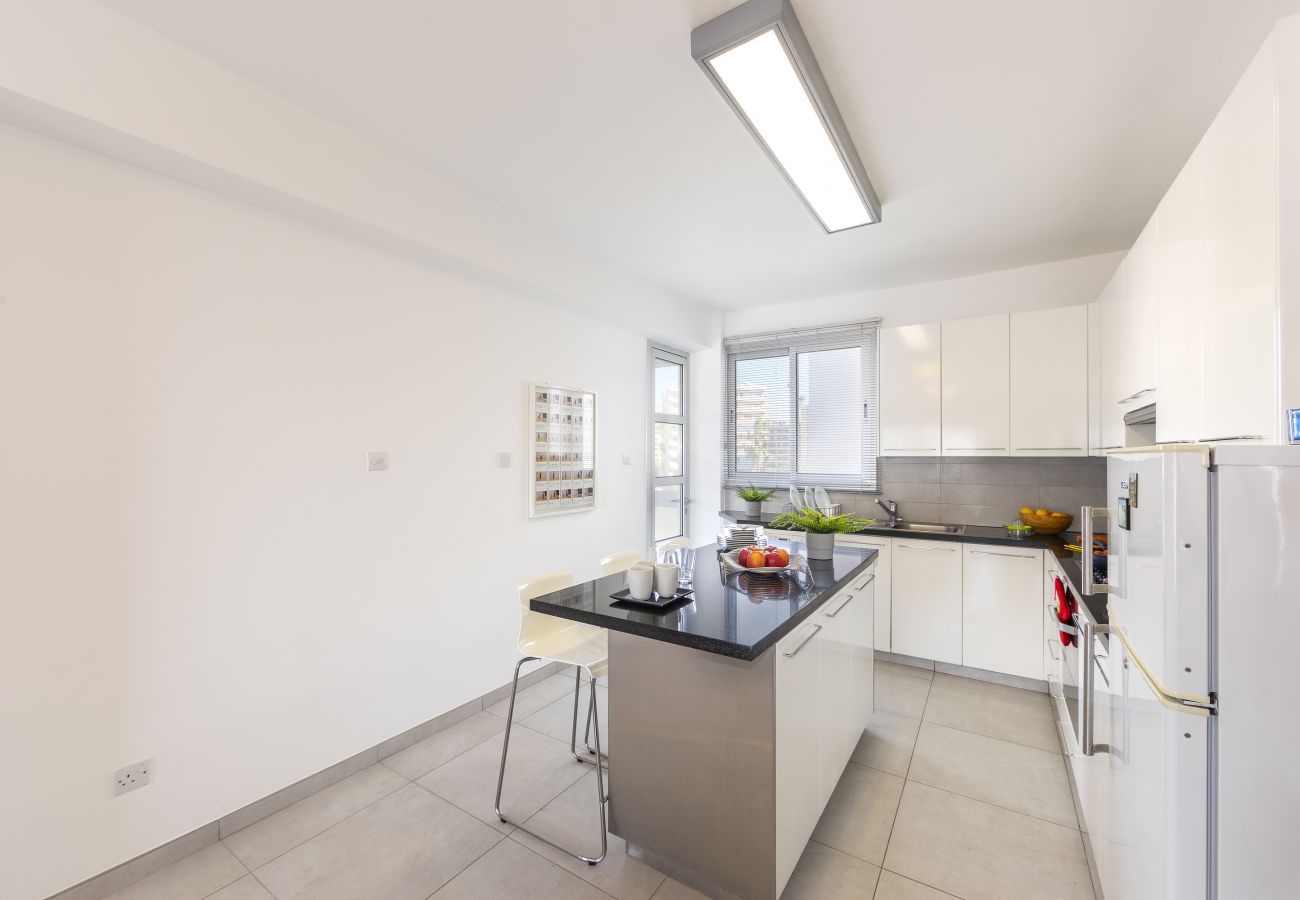 Apartment in Limassol - Limassol Olimpia Beach Suite