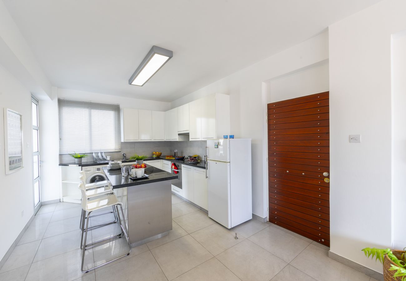 Apartment in Limassol - Limassol Olimpia Beach Suite