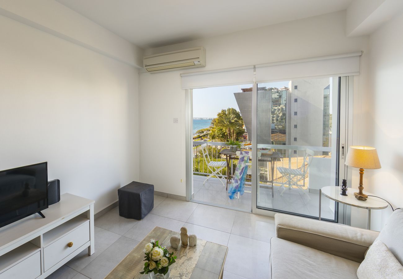 Apartment in Limassol - Limassol Olimpia Beach Suite