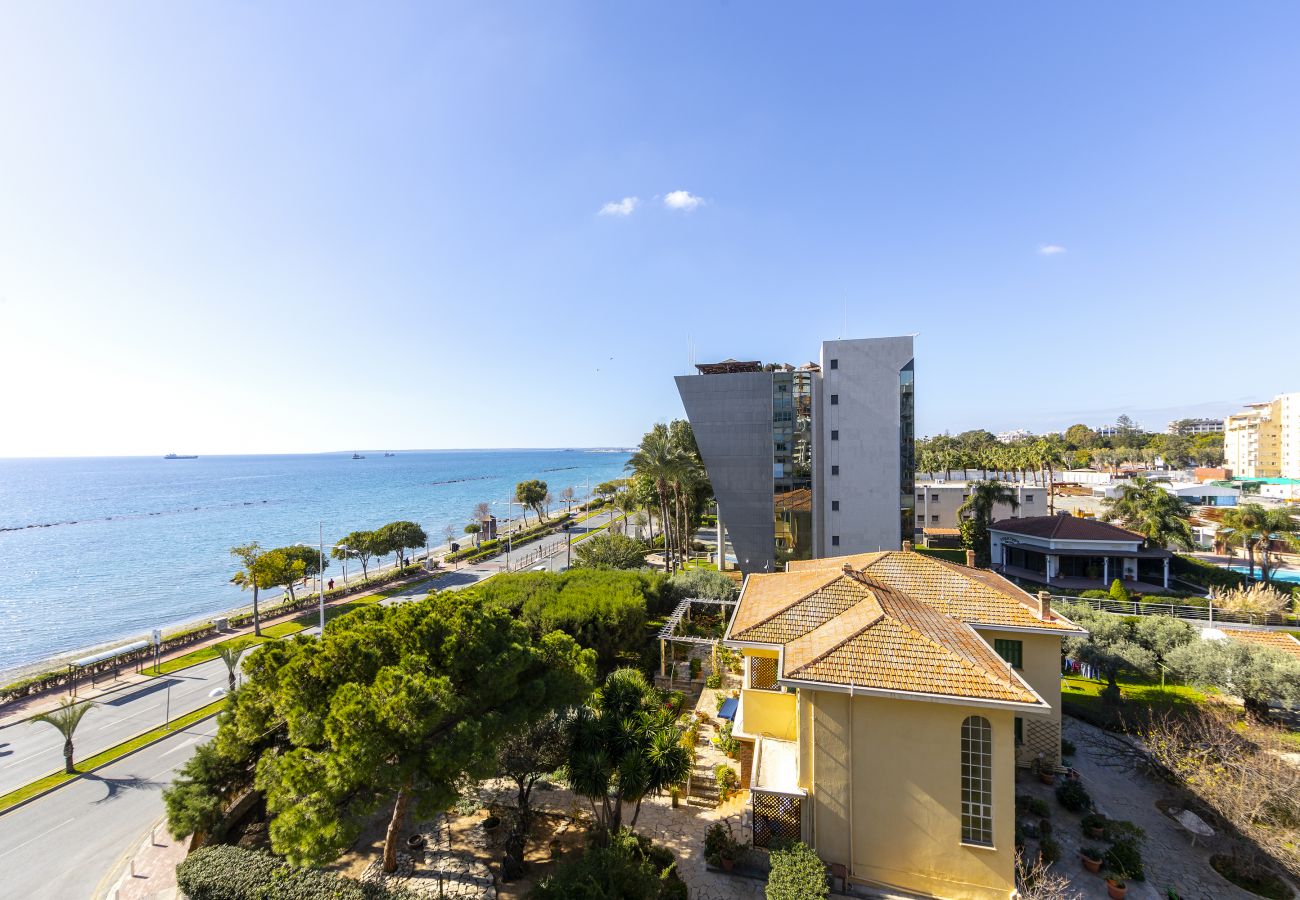 Apartment in Limassol - Limassol Olimpia Beach Suite