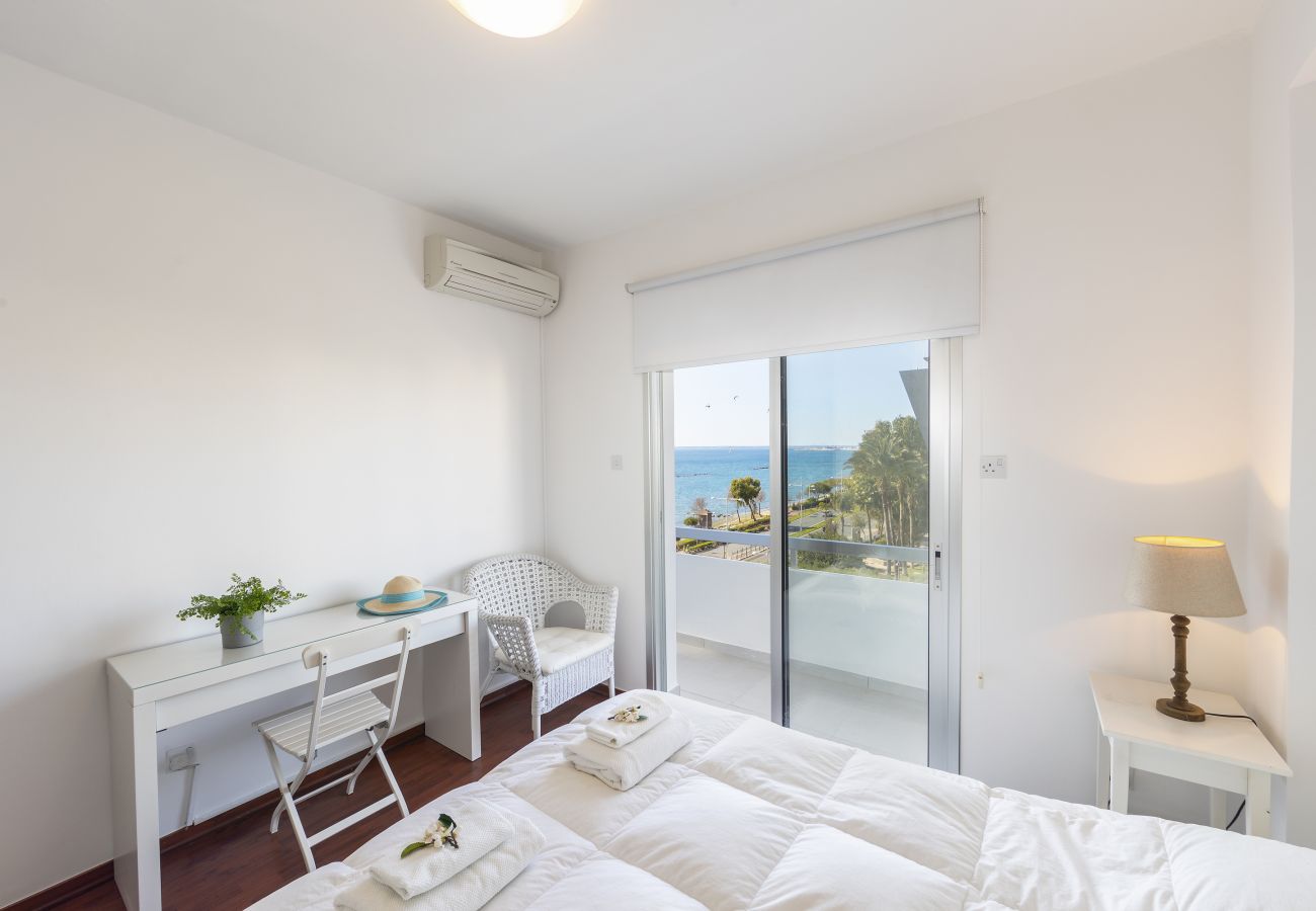 Apartment in Limassol - Limassol Olimpia Beach Suite