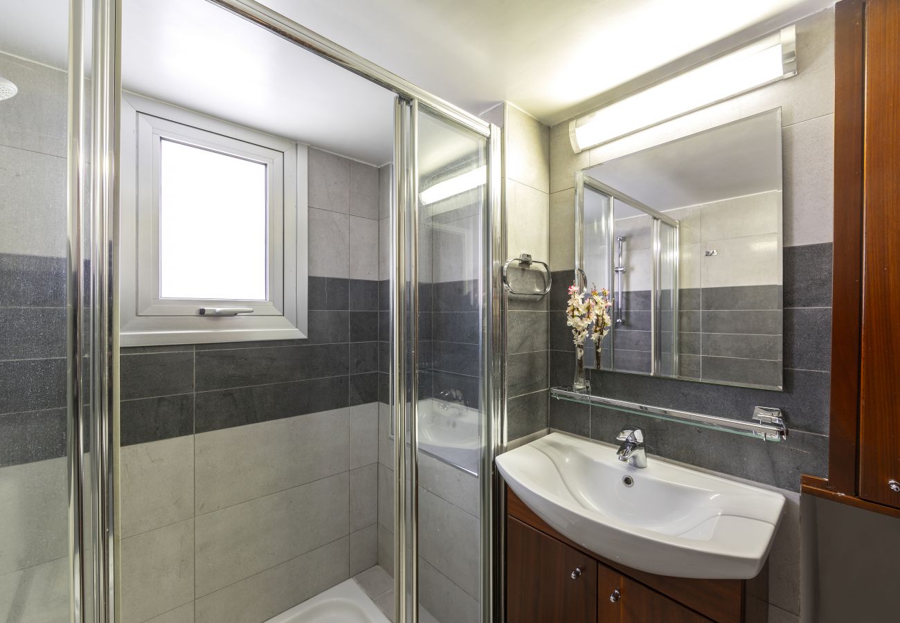 Apartment in Limassol - Limassol Olimpia Beach Suite