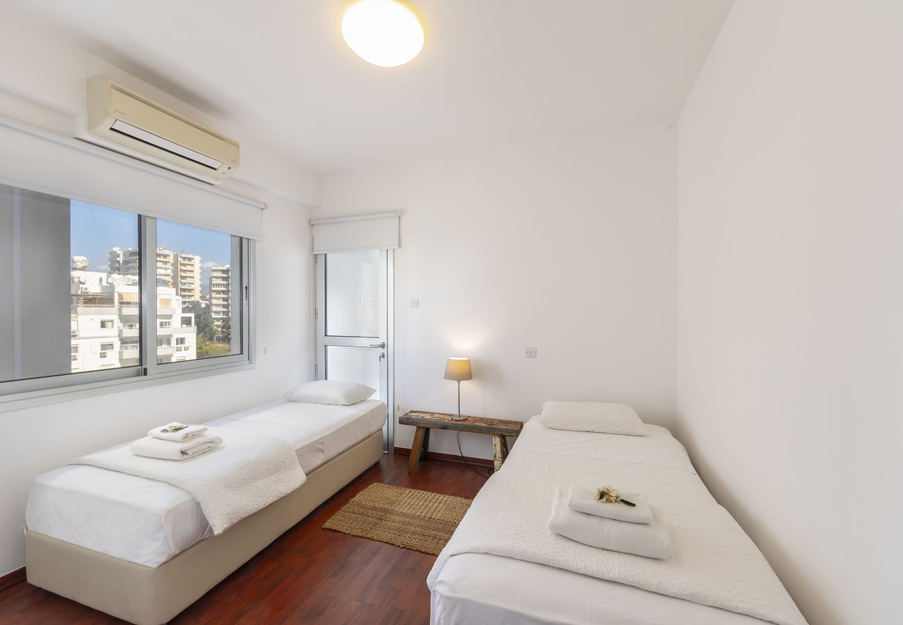Apartment in Limassol - Limassol Olimpia Beach Suite