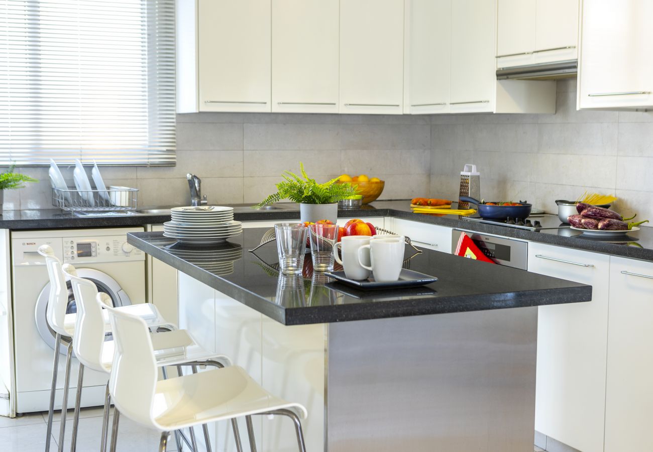 Apartment in Limassol - Limassol Olimpia Beach Suite
