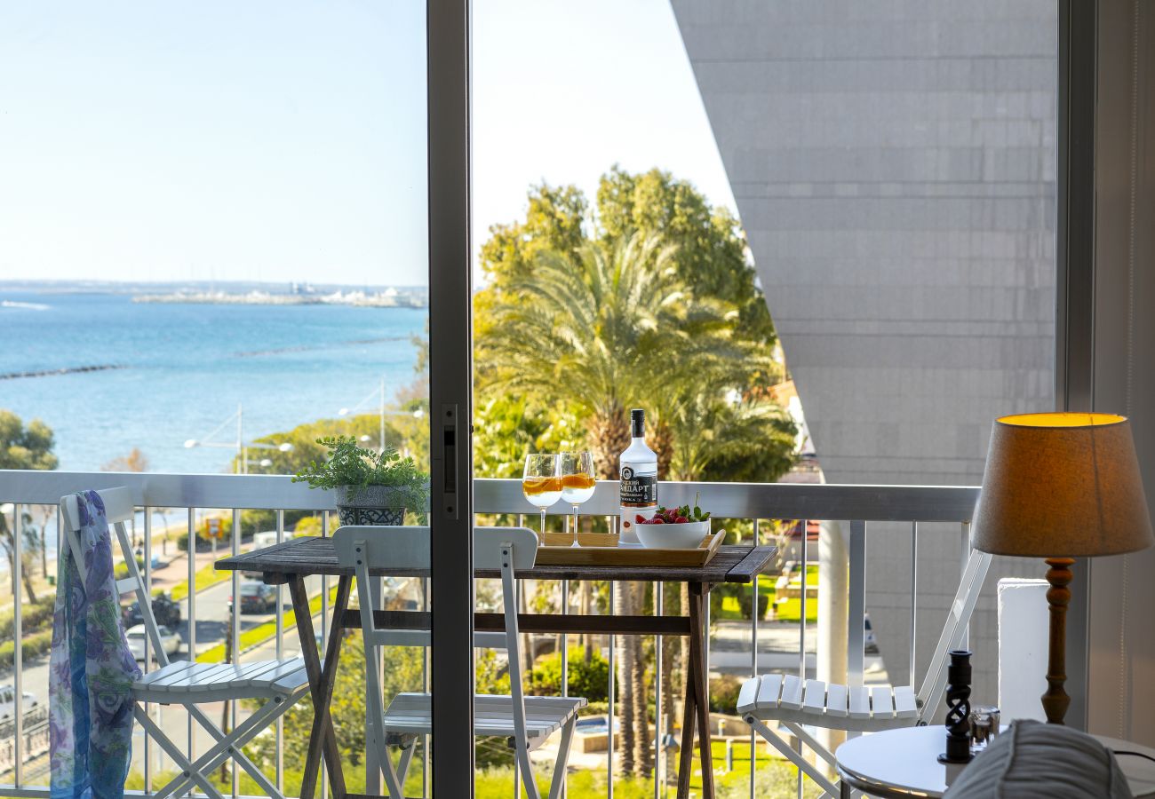 Apartment in Limassol - Limassol Olimpia Beach Suite