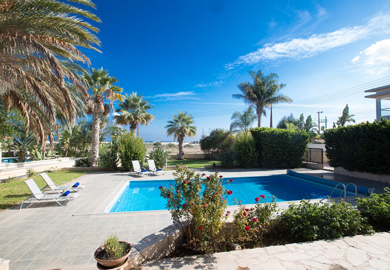 Villa/Dettached house in Protaras - Traditional 5 bedroom villa on a large plot