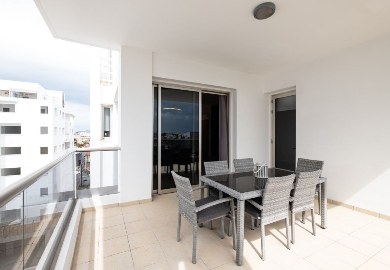 Apartment in Larnaca - Smart Home 2 Bed 2 Bath Apartment In Larnaca
