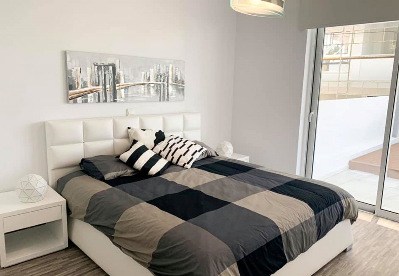 Apartment in Larnaca - Luxury 2 Bed Apartment In Prime Location Mackenzie