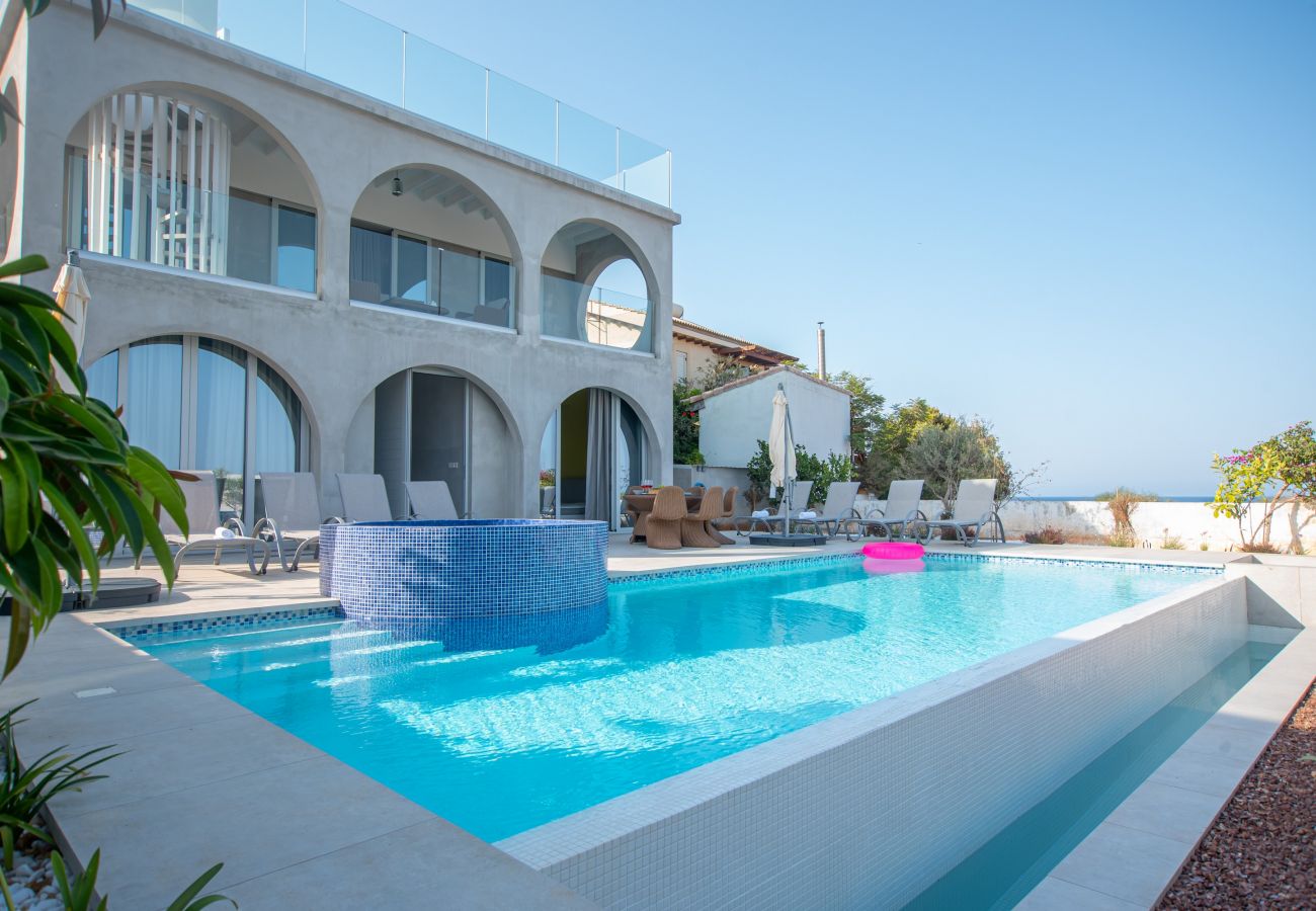 Villa in Protaras - Protaras Art House By The Sea