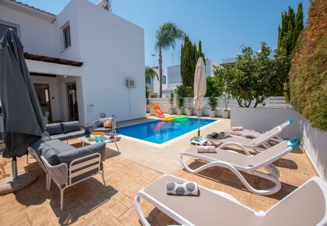 Villa in Protaras - Protaras Sapphire Seaside Villa Villa in Protaras - Protaras Sapphire Seaside Villa