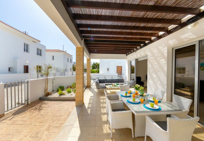 Villa in Protaras - Protaras Sapphire Seaside Villa Villa in Protaras - Protaras Sapphire Seaside Villa