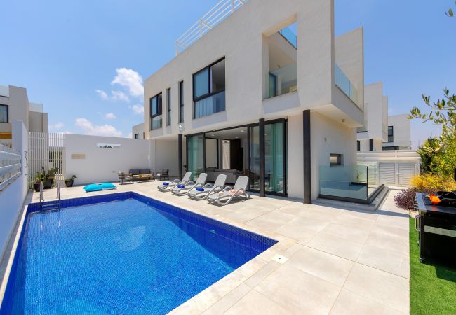 Villa in Protaras - Protaras Almaria Villa 16 Villa in Protaras - Protaras Almaria Villa 16