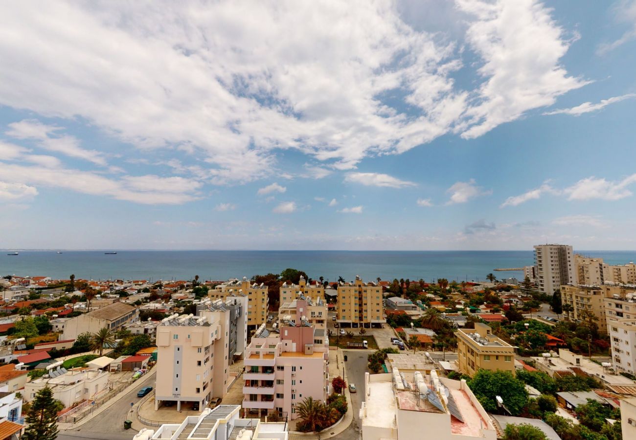 Apartment in Larnaca - Luxury 2 Bed In Mackenzie With Panoramic Sea View