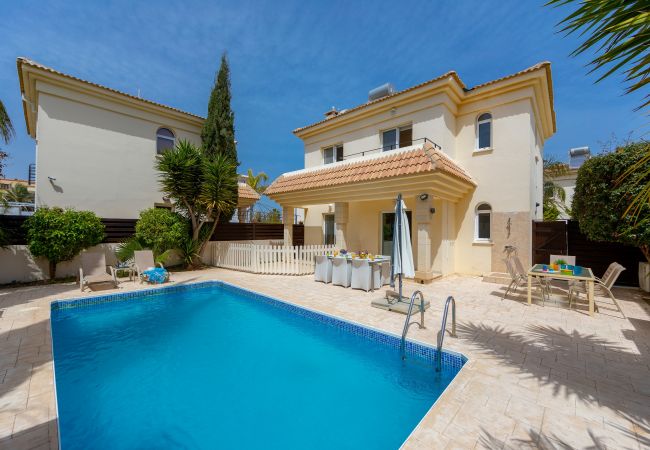 Villa in Protaras - Protaras Villa Athamas Blue Villa in Protaras - Protaras Villa Athamas Blue