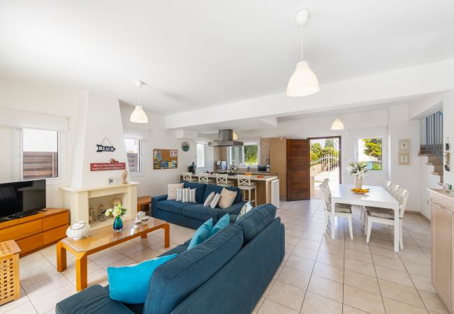 Villa in Protaras - Protaras Villa Athamas Blue Villa in Protaras - Protaras Villa Athamas Blue