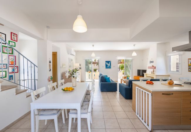 Villa in Protaras - Protaras Villa Athamas Blue Villa in Protaras - Protaras Villa Athamas Blue