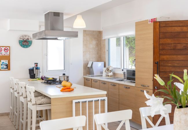 Villa in Protaras - Protaras Villa Athamas Blue Villa in Protaras - Protaras Villa Athamas Blue