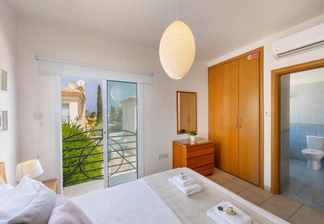 Villa in Protaras - Protaras Villa Athamas Blue Villa in Protaras - Protaras Villa Athamas Blue