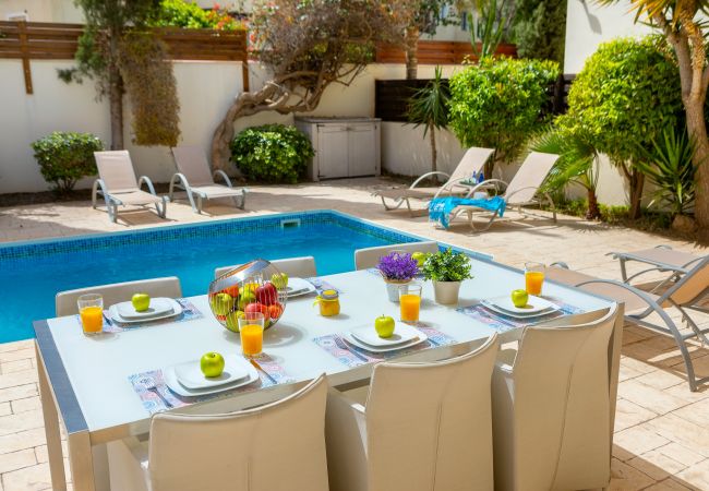 Villa in Protaras - Protaras Villa Athamas Blue Villa in Protaras - Protaras Villa Athamas Blue