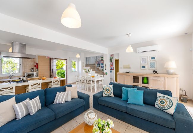 Villa in Protaras - Protaras Villa Athamas Blue Villa in Protaras - Protaras Villa Athamas Blue