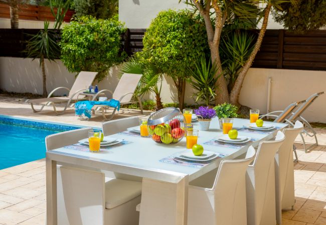 Villa in Protaras - Protaras Villa Athamas Blue Villa in Protaras - Protaras Villa Athamas Blue