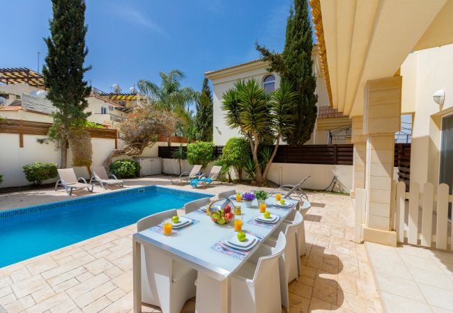 Villa in Protaras - Protaras Villa Athamas Blue Villa in Protaras - Protaras Villa Athamas Blue