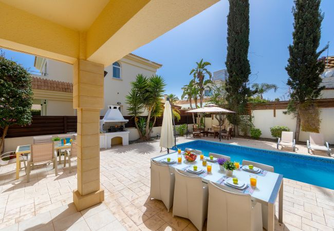 Villa in Protaras - Protaras Villa Athamas Blue Villa in Protaras - Protaras Villa Athamas Blue