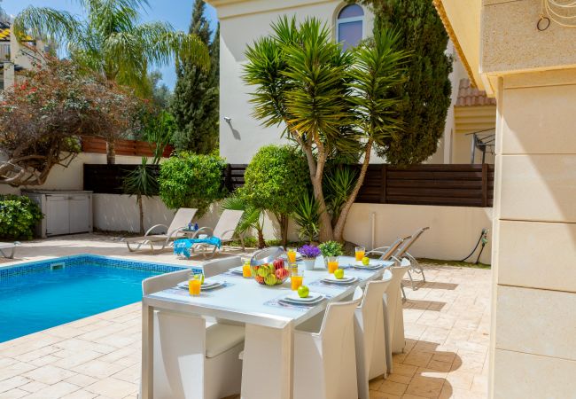 Villa in Protaras - Protaras Villa Athamas Blue Villa in Protaras - Protaras Villa Athamas Blue