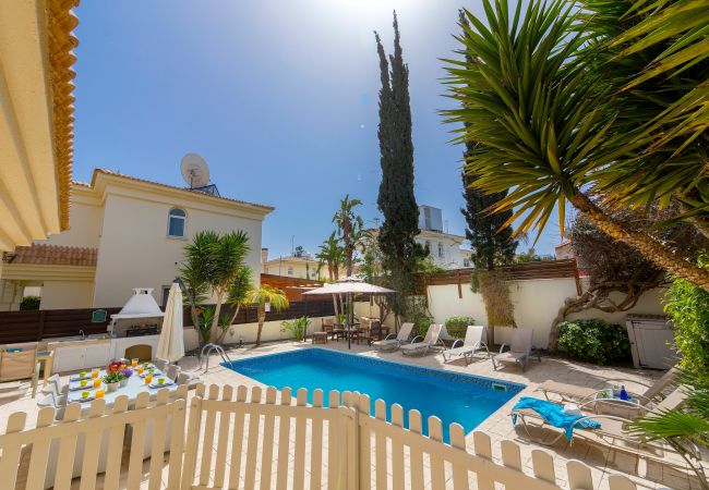 Villa in Protaras - Protaras Villa Athamas Blue Villa in Protaras - Protaras Villa Athamas Blue