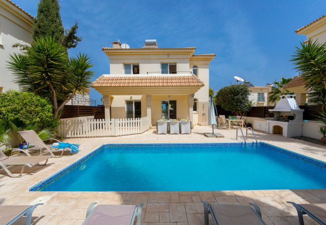 Villa in Protaras - Protaras Villa Athamas Blue Villa in Protaras - Protaras Villa Athamas Blue