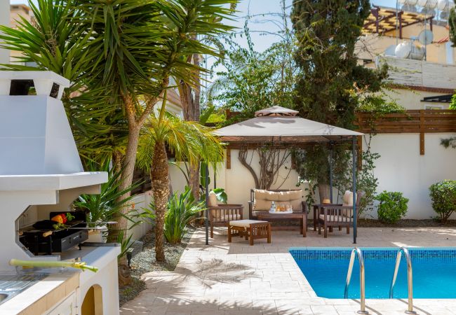 Villa in Protaras - Protaras Villa Athamas Blue Villa in Protaras - Protaras Villa Athamas Blue