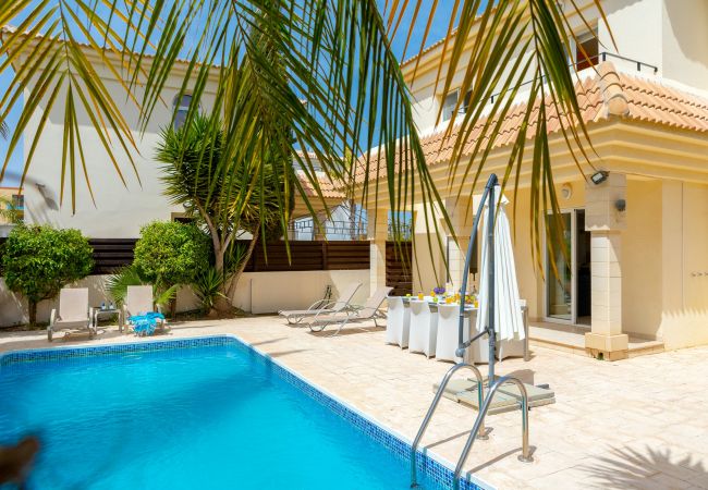 Villa in Protaras - Protaras Villa Athamas Blue Villa in Protaras - Protaras Villa Athamas Blue