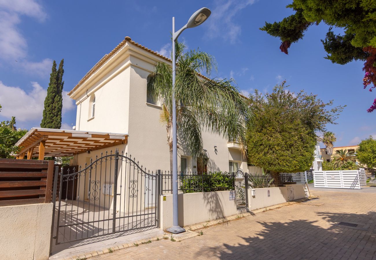 Villa in Protaras - Protaras Villa Athamas Blue