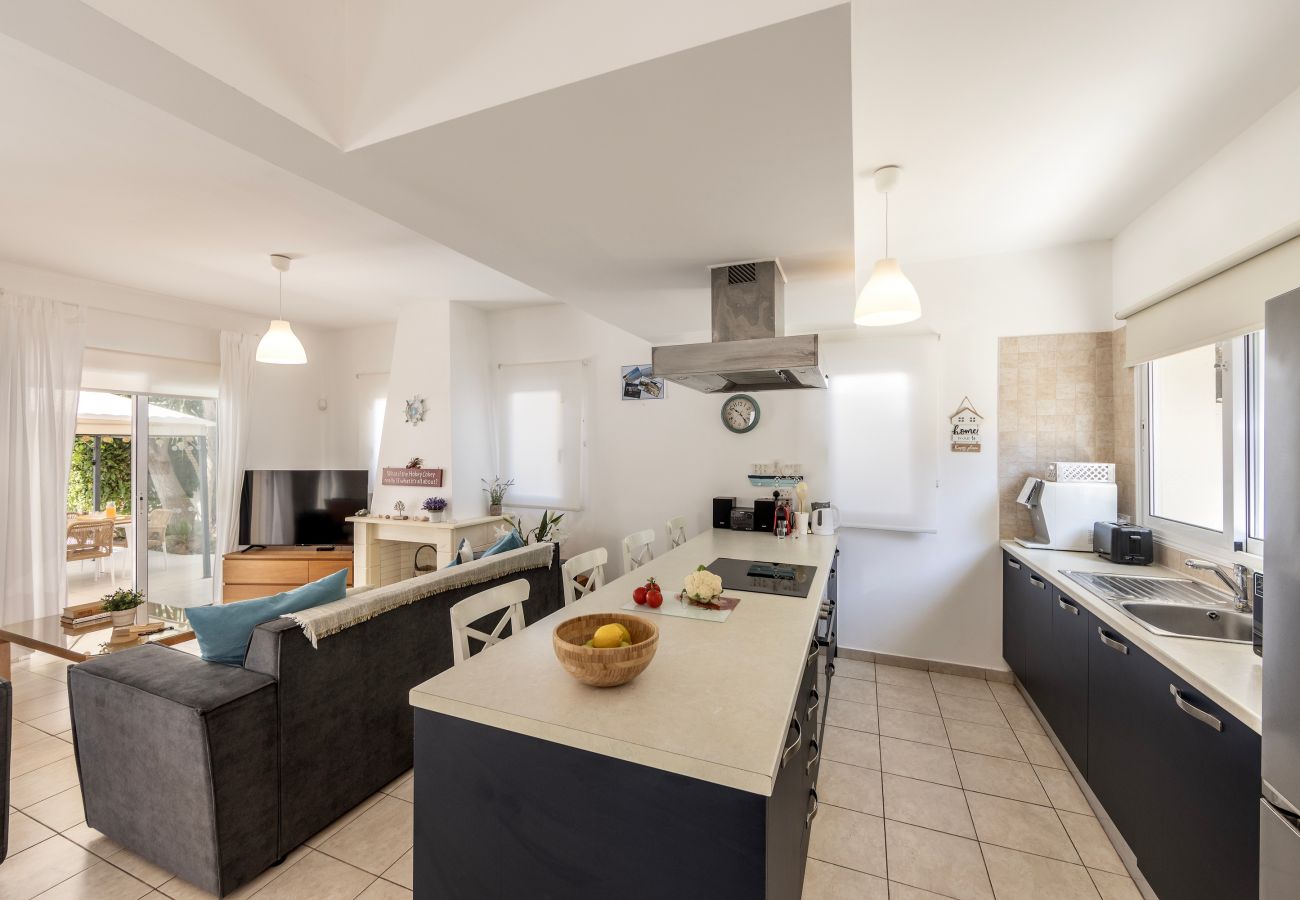 Villa in Protaras - Protaras Villa Athamas Blue