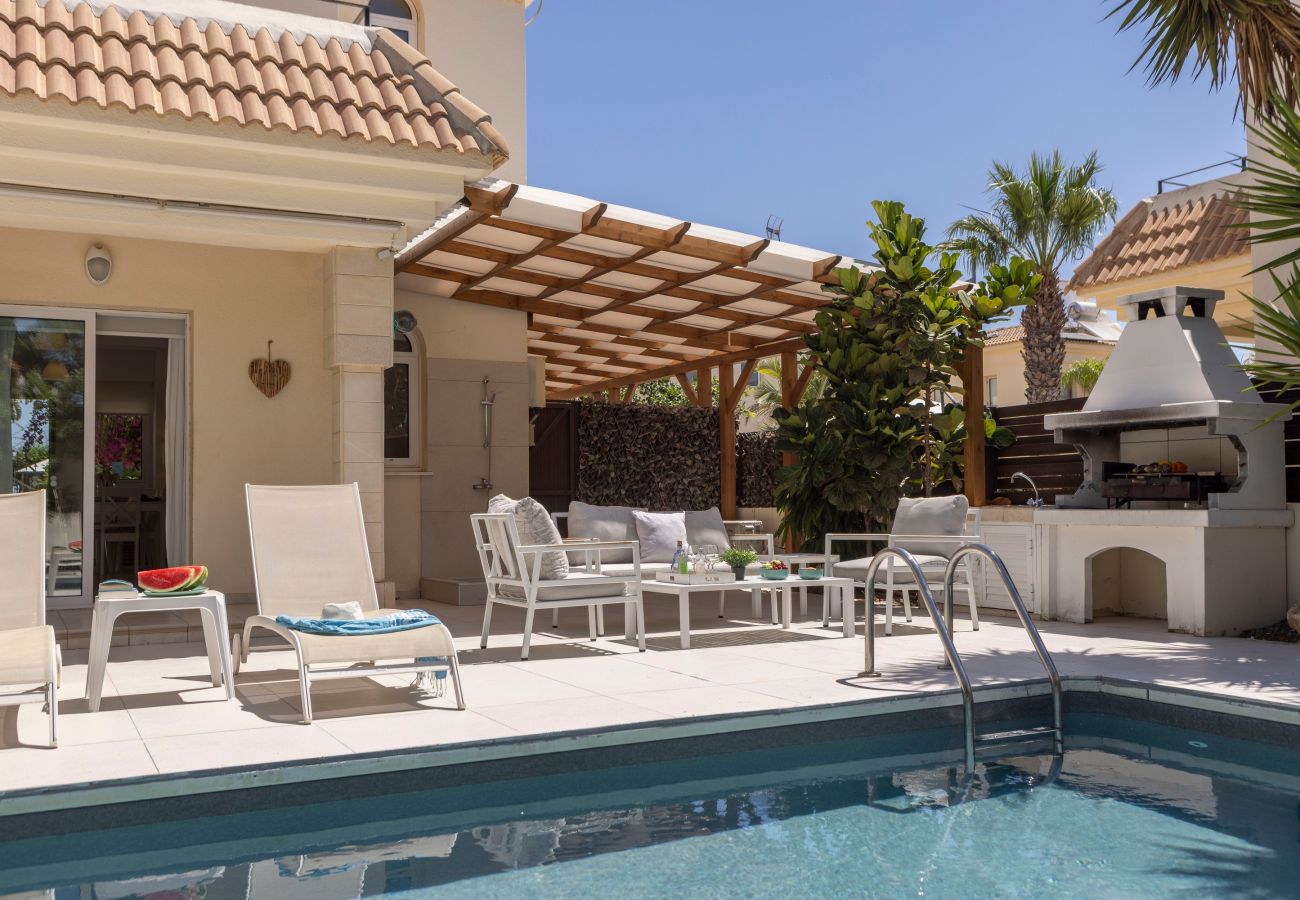 Villa in Protaras - Protaras Villa Athamas Blue
