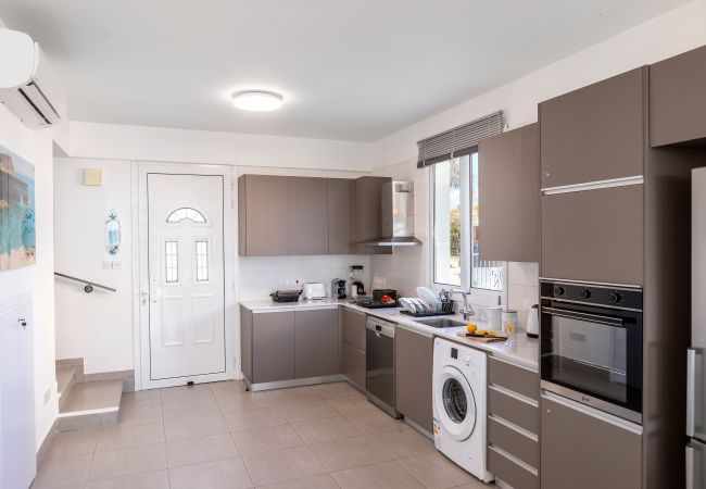 Villa in Ayia Napa - Ayia Thekla Seafront Villa Dagi Villa in Ayia Napa - Ayia Thekla Seafront Villa Dagi