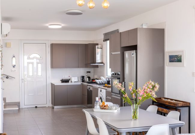 Villa in Ayia Napa - Ayia Thekla Seafront Villa Dagi Villa in Ayia Napa - Ayia Thekla Seafront Villa Dagi