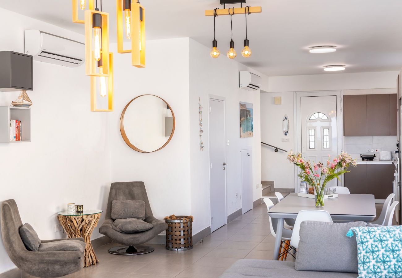 Villa in Ayia Napa - Ayia Thekla Seafront Villa Dagi