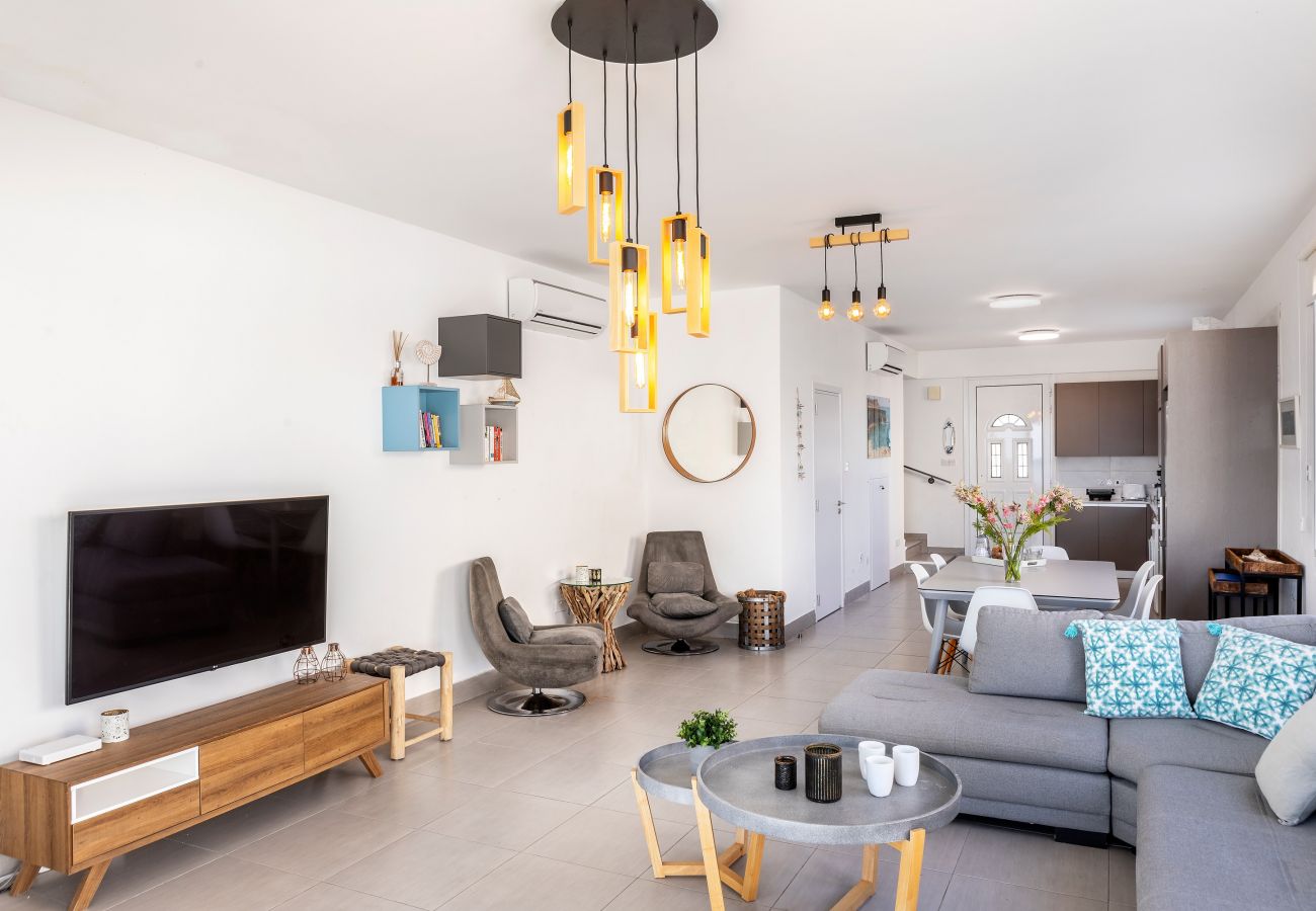 Villa in Ayia Napa - Ayia Thekla Seafront Villa Dagi