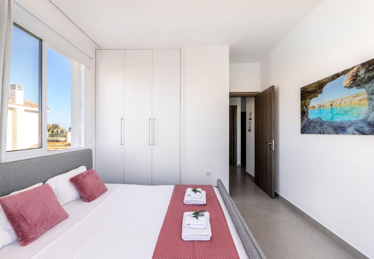 Villa in Ayia Napa - Ayia Thekla Seafront Villa Dagi