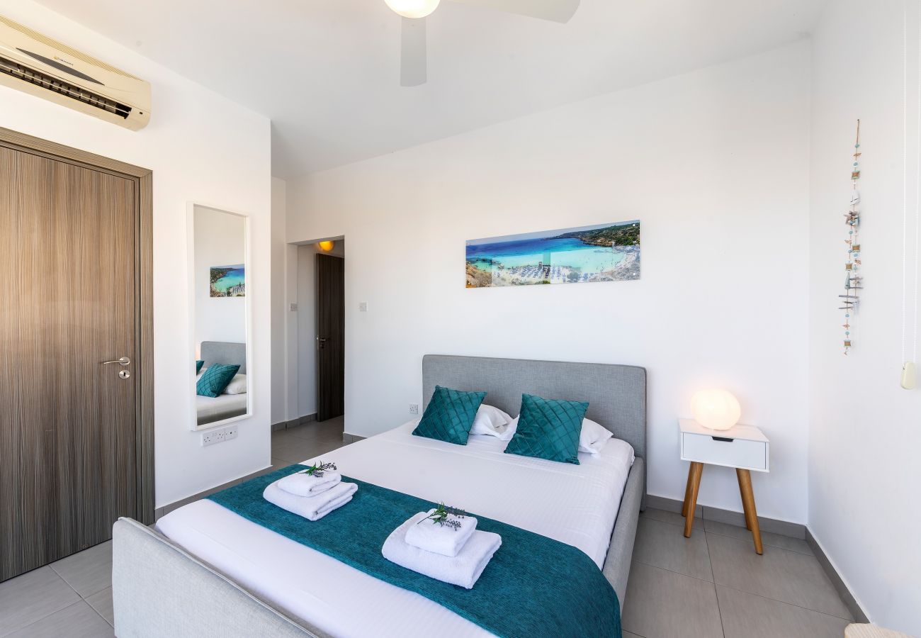 Villa in Ayia Napa - Ayia Thekla Seafront Villa Dagi