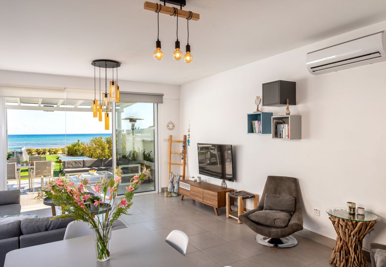 Villa in Ayia Napa - Ayia Thekla Seafront Villa Dagi