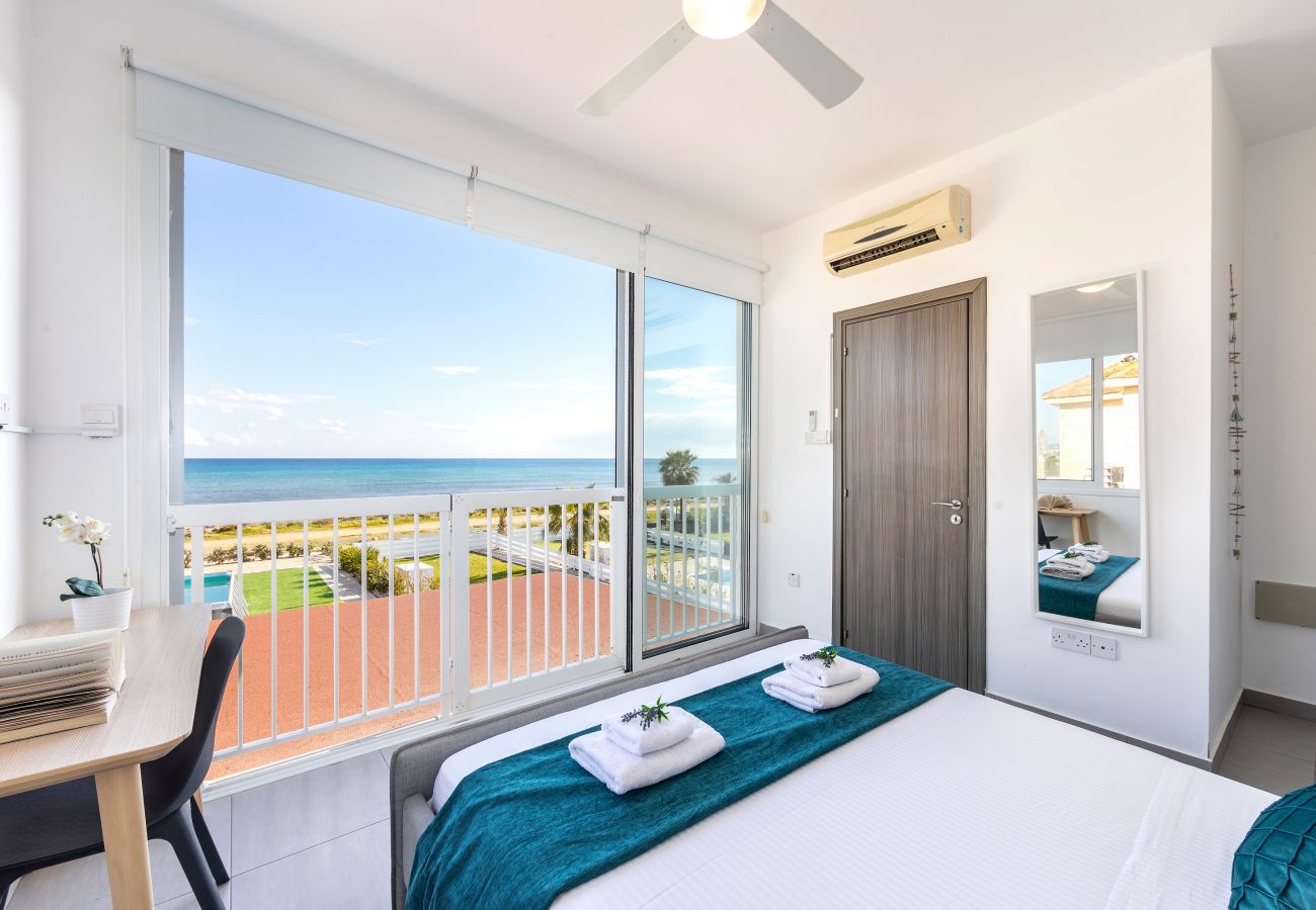 Villa in Ayia Napa - Ayia Thekla Seafront Villa Dagi
