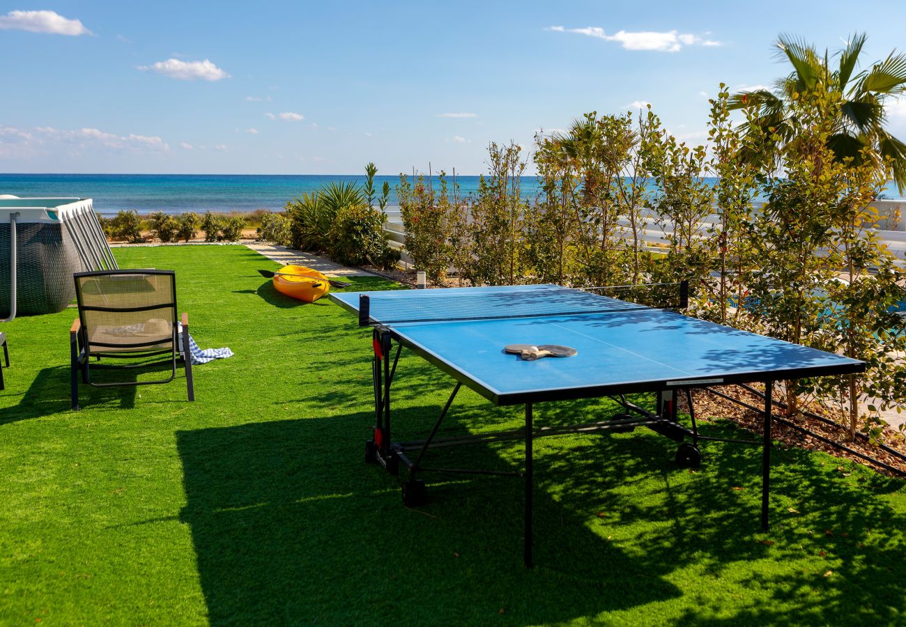 Villa in Ayia Napa - Ayia Thekla Seafront Villa Dagi