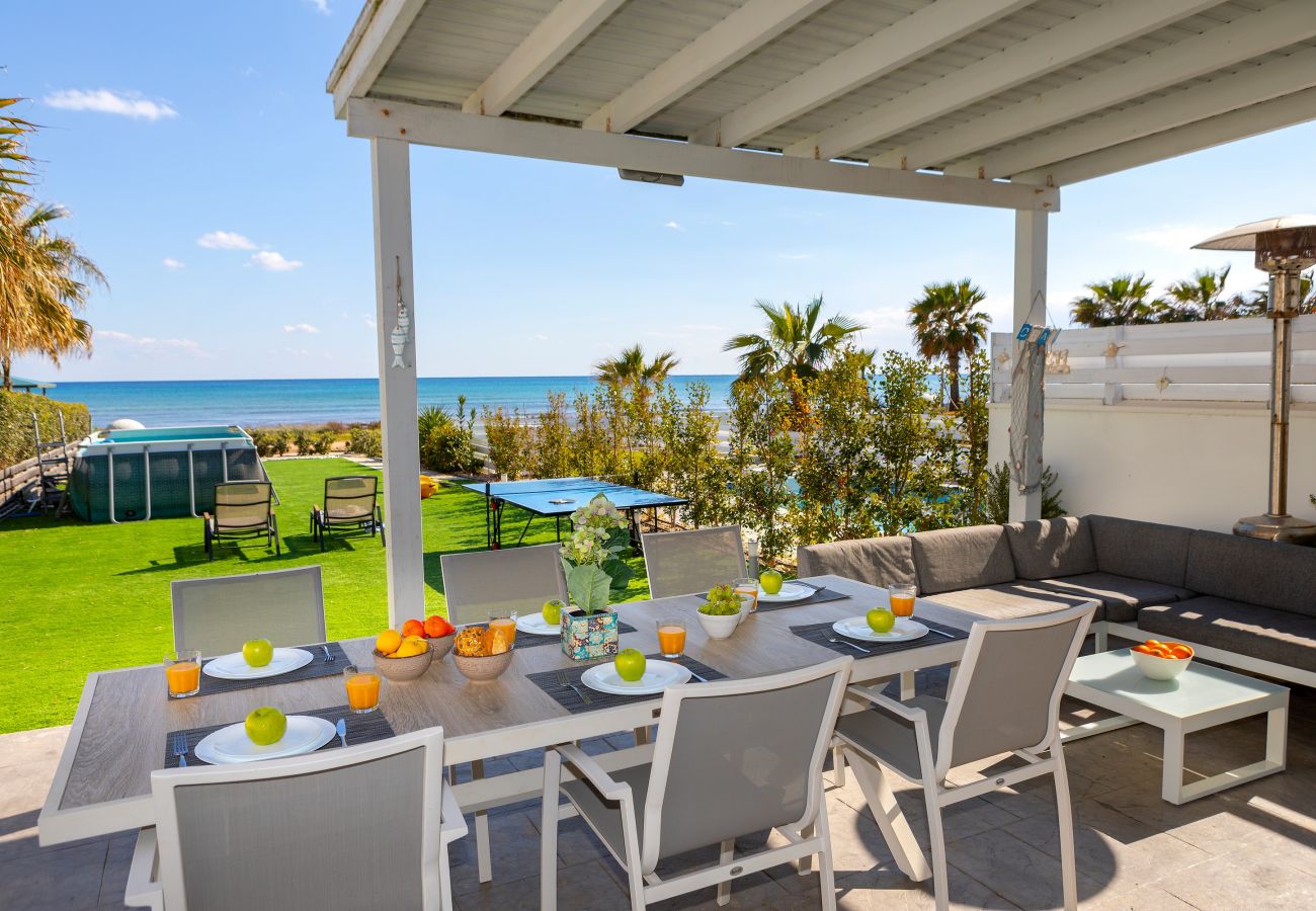 Villa in Ayia Napa - Ayia Thekla Seafront Villa Dagi