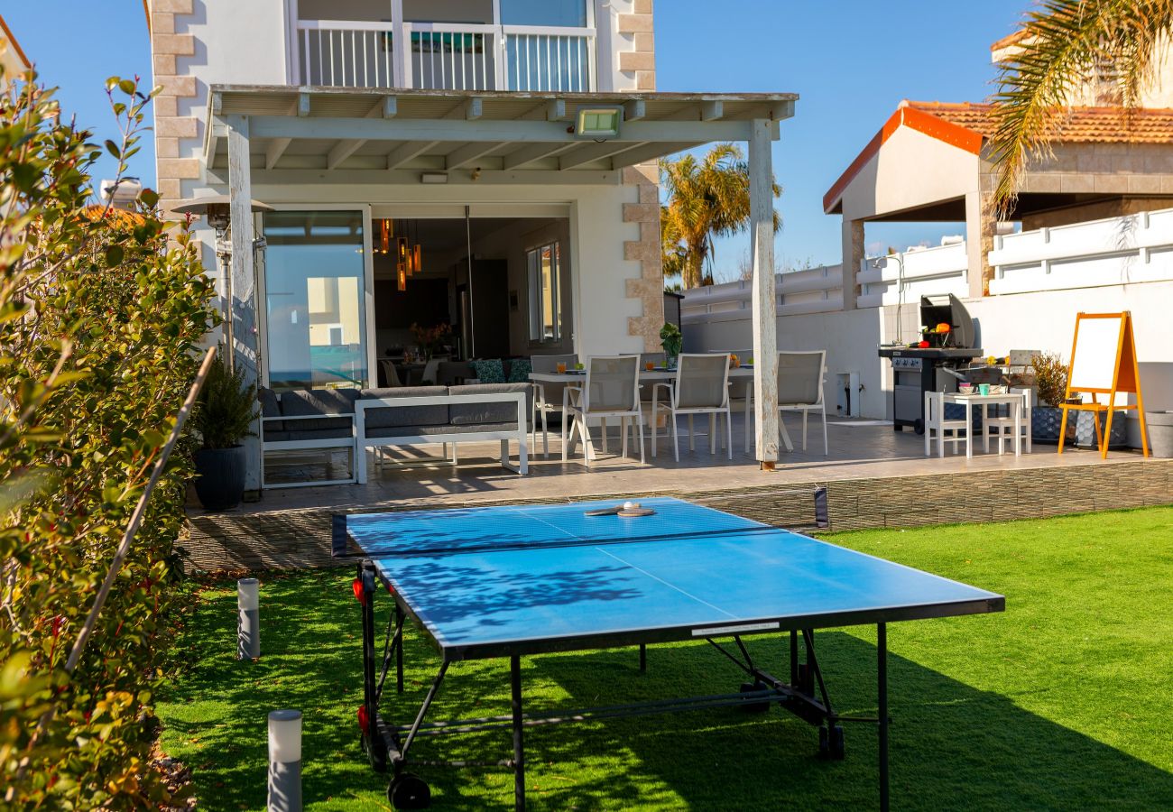 Villa in Ayia Napa - Ayia Thekla Seafront Villa Dagi