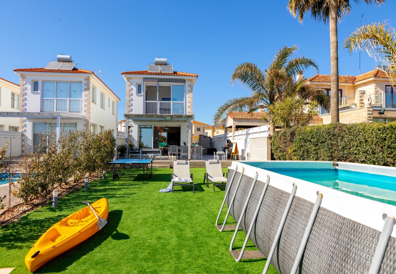 Villa in Ayia Napa - Ayia Thekla Seafront Villa Dagi