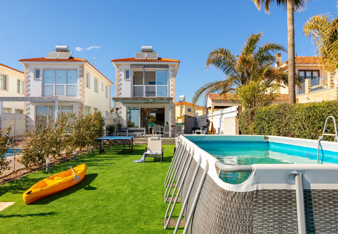 Villa in Ayia Napa - Ayia Thekla Seafront Villa Dagi