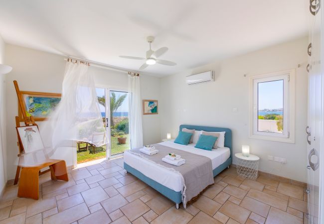 Villa in Protaras - Protaras Seafront Villa Violetta Villa in Protaras - Protaras Seafront Villa Violetta